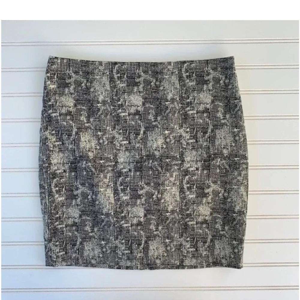 MM Lafleur Black and White Pencil Skirt Knee-Length Work - Picture 2 of 7
